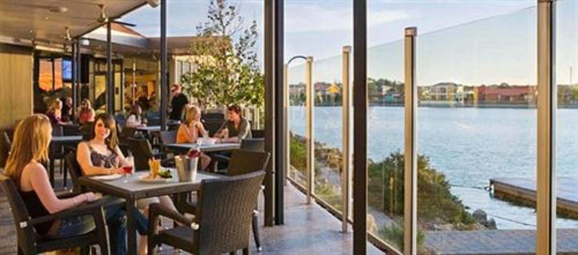 Lakes Hotel Adelaide Buitenkant foto